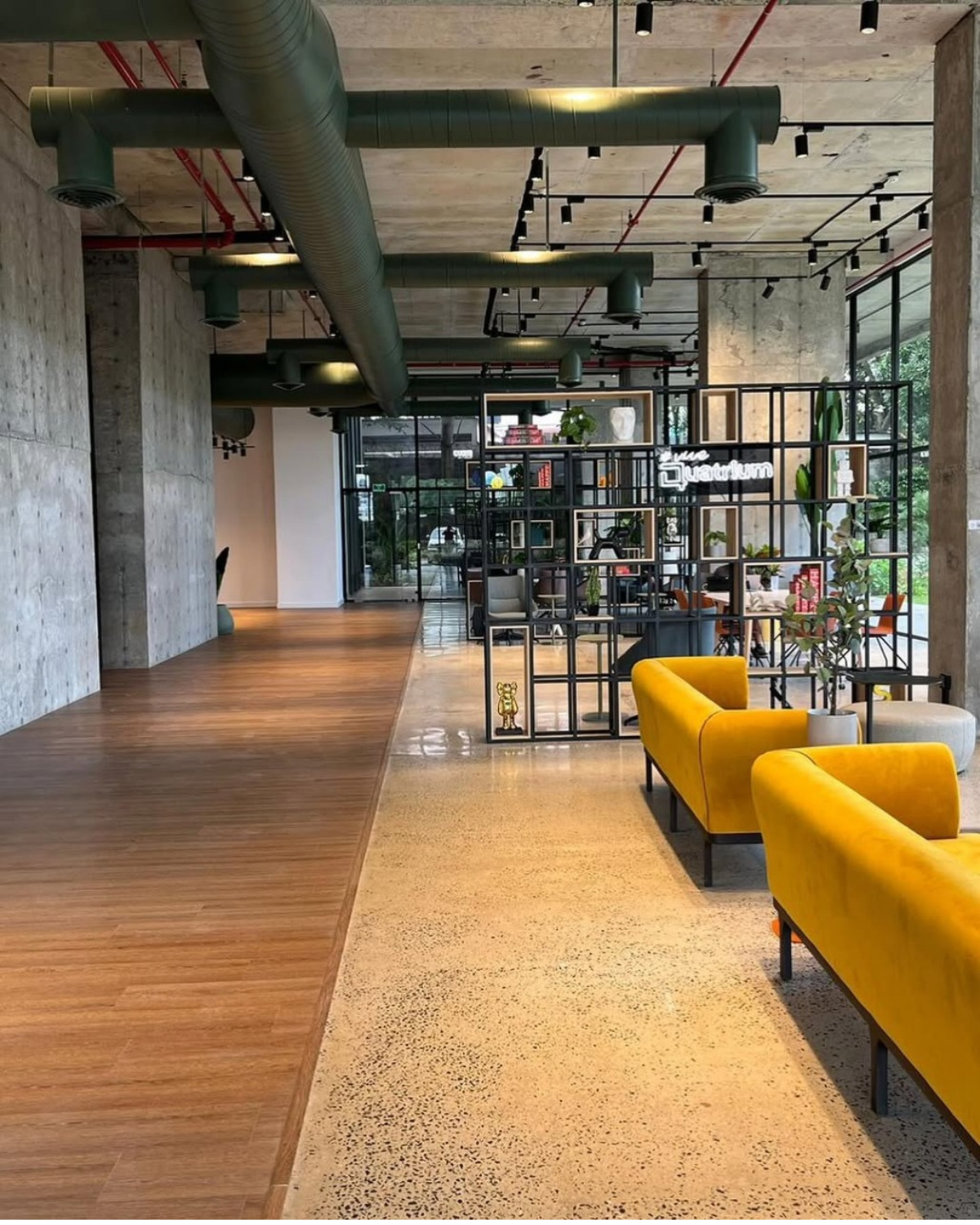 Diseño de interiores contemporáneo y acabados de lujo en PH Quatrium Panamá